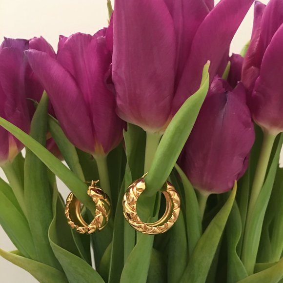 Missoma Lucy Williams Chunky Waffle Hoop Earrings - Picture 5 of 11